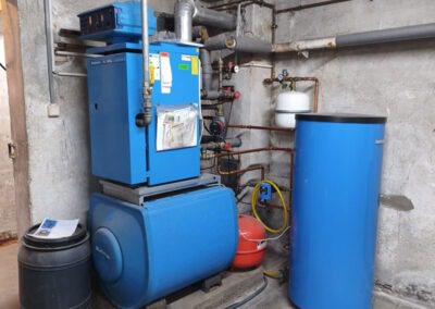 Gasheizung und Ausgleichbehälter